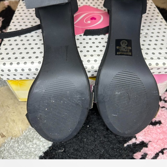 Black heels woman’s size 9 - Picture 2 of 3